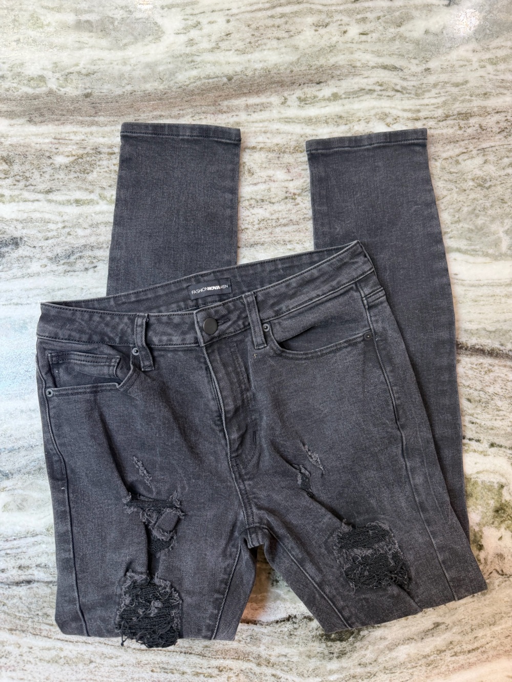 Fashion Nova Men’s Black Distressed Skinny Jeans 32x30